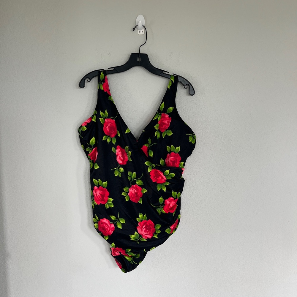 Miraclesuit Floral Roses One Piece Swimsuit Size 24W